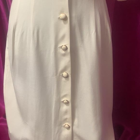 Exquisite Joseph Ribkoff cream button up dress with embroidered trim.3/4… - Picture 5 of 8